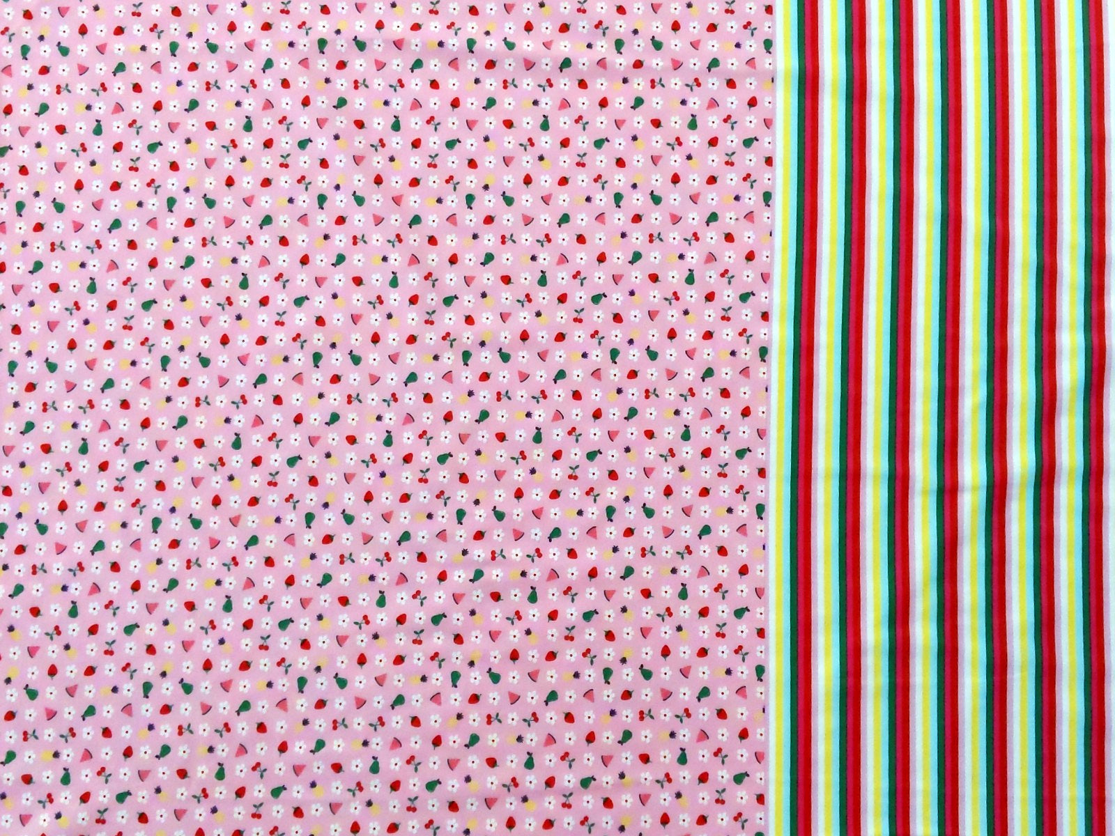 Baumwolljersey Panel ca 100 cm Erdbeere auf Blumen