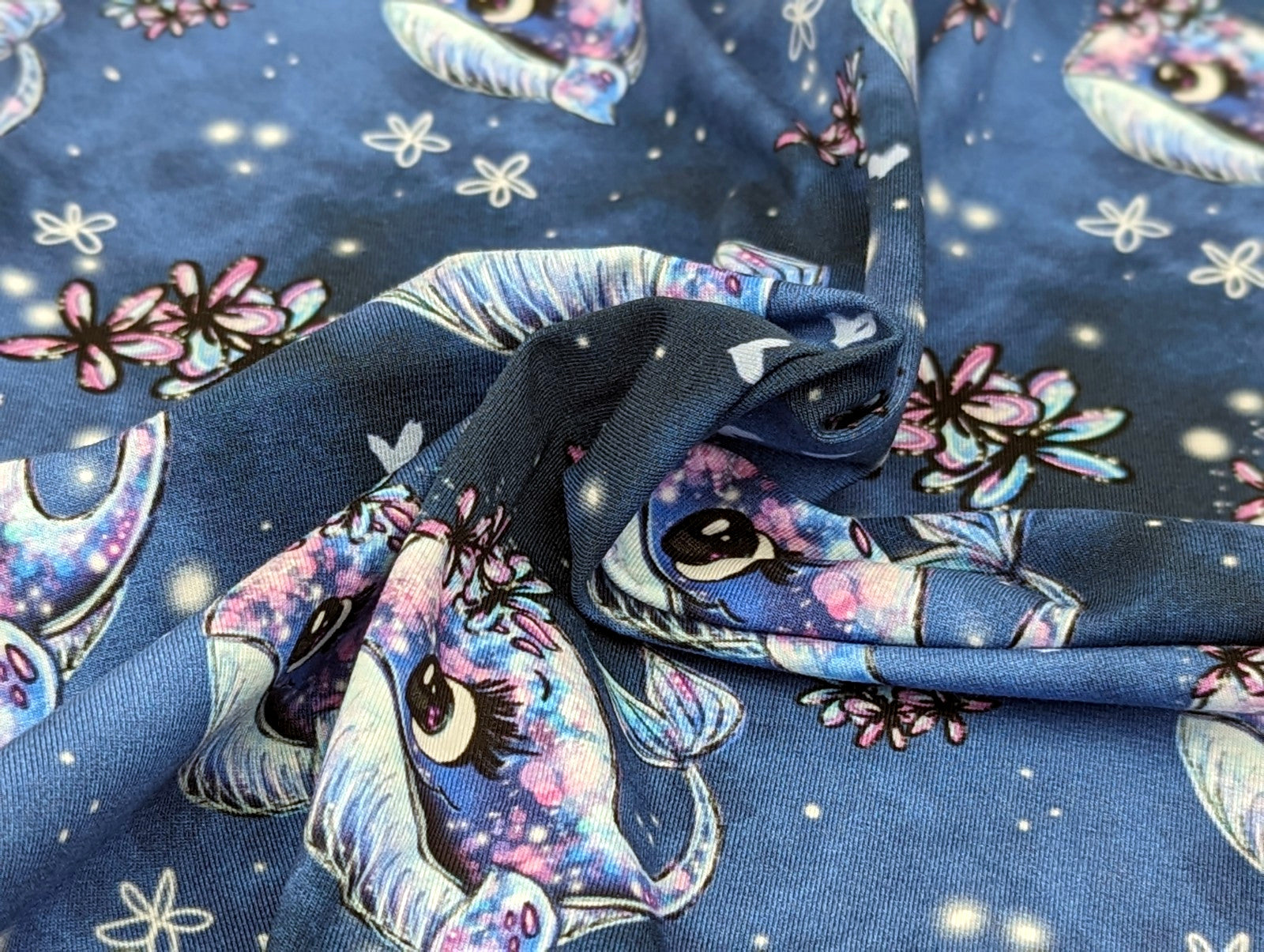 In-house production cotton jersey panel + combination whale Wallery on smokey blue-purple 65x165 cm
