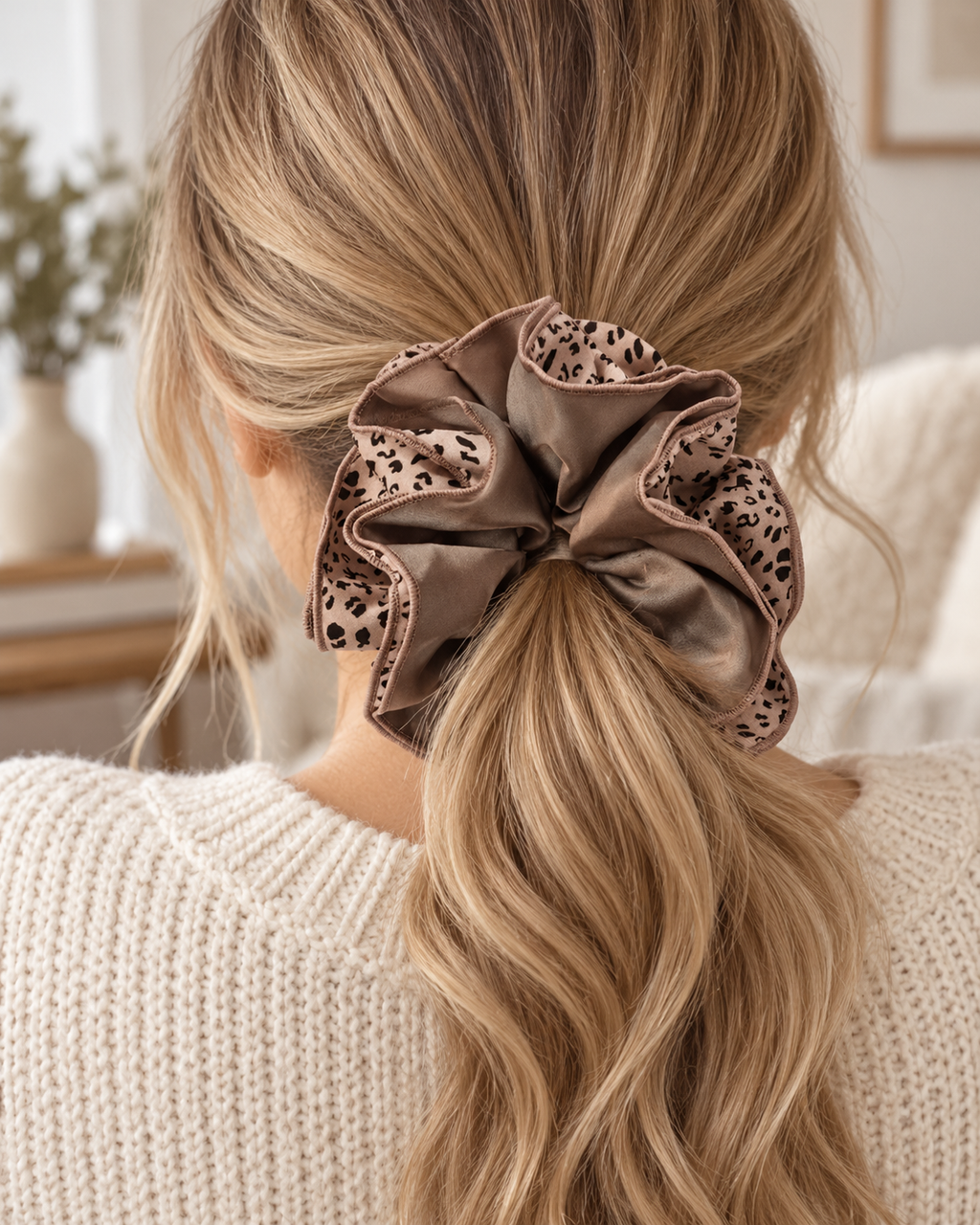 Wild Mocha Scrunchie mit Rüschen, Leopardenmuster