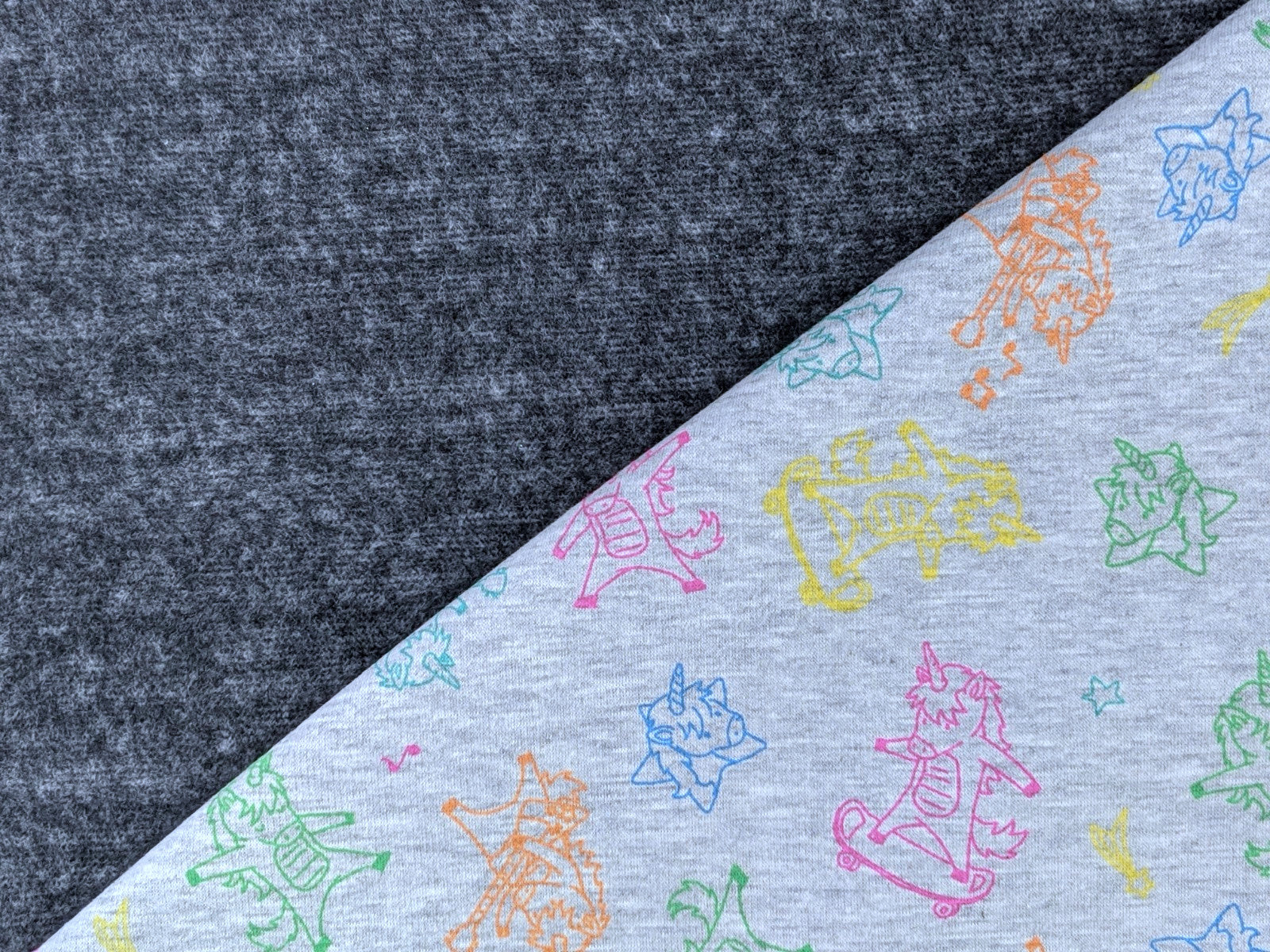 Happy Fleece Kunterbunte Einhörner Hellgrau Meliert