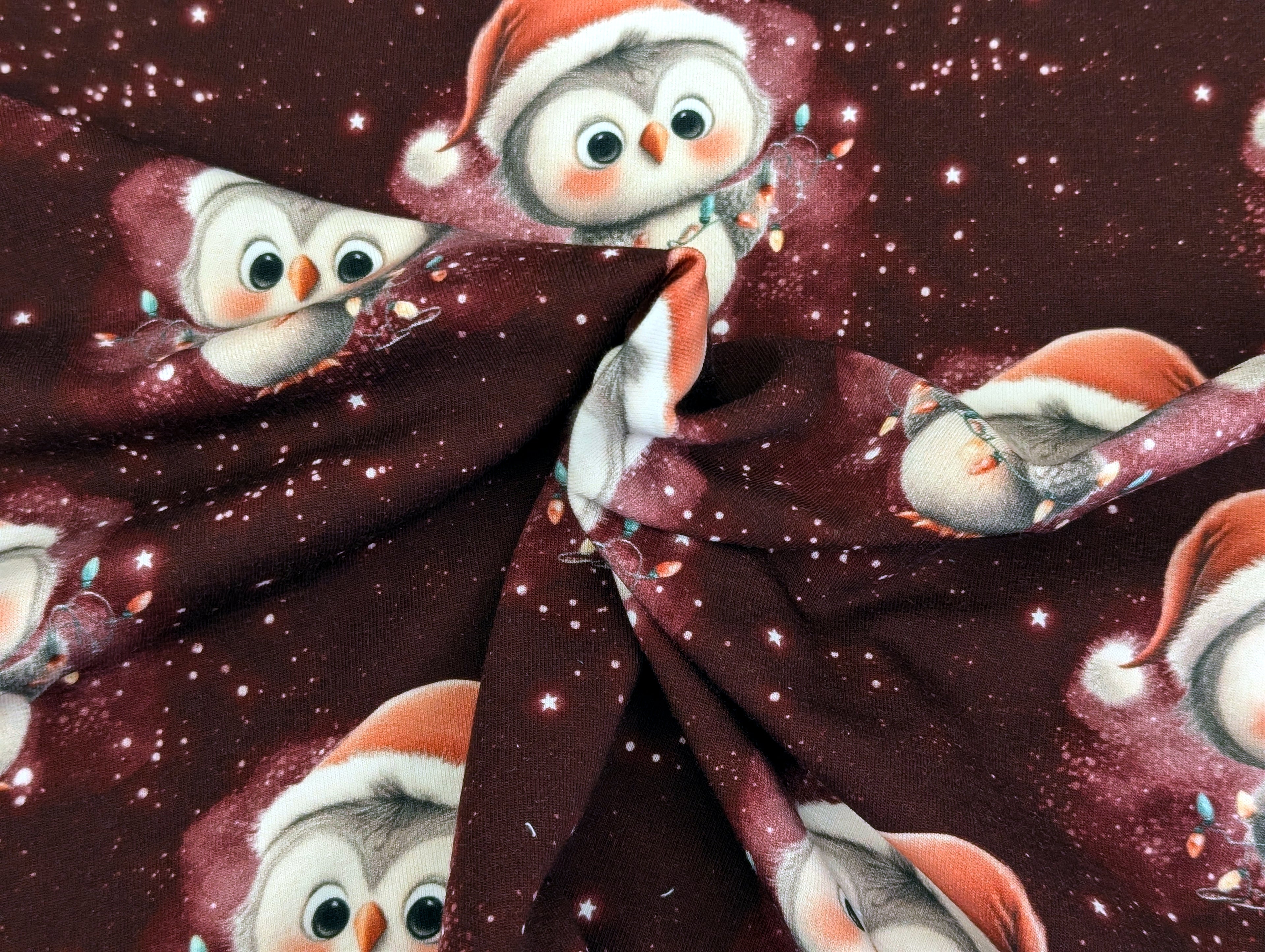 Eigenproduktion French Terry Weihnachts Eule auf Dunkelrot