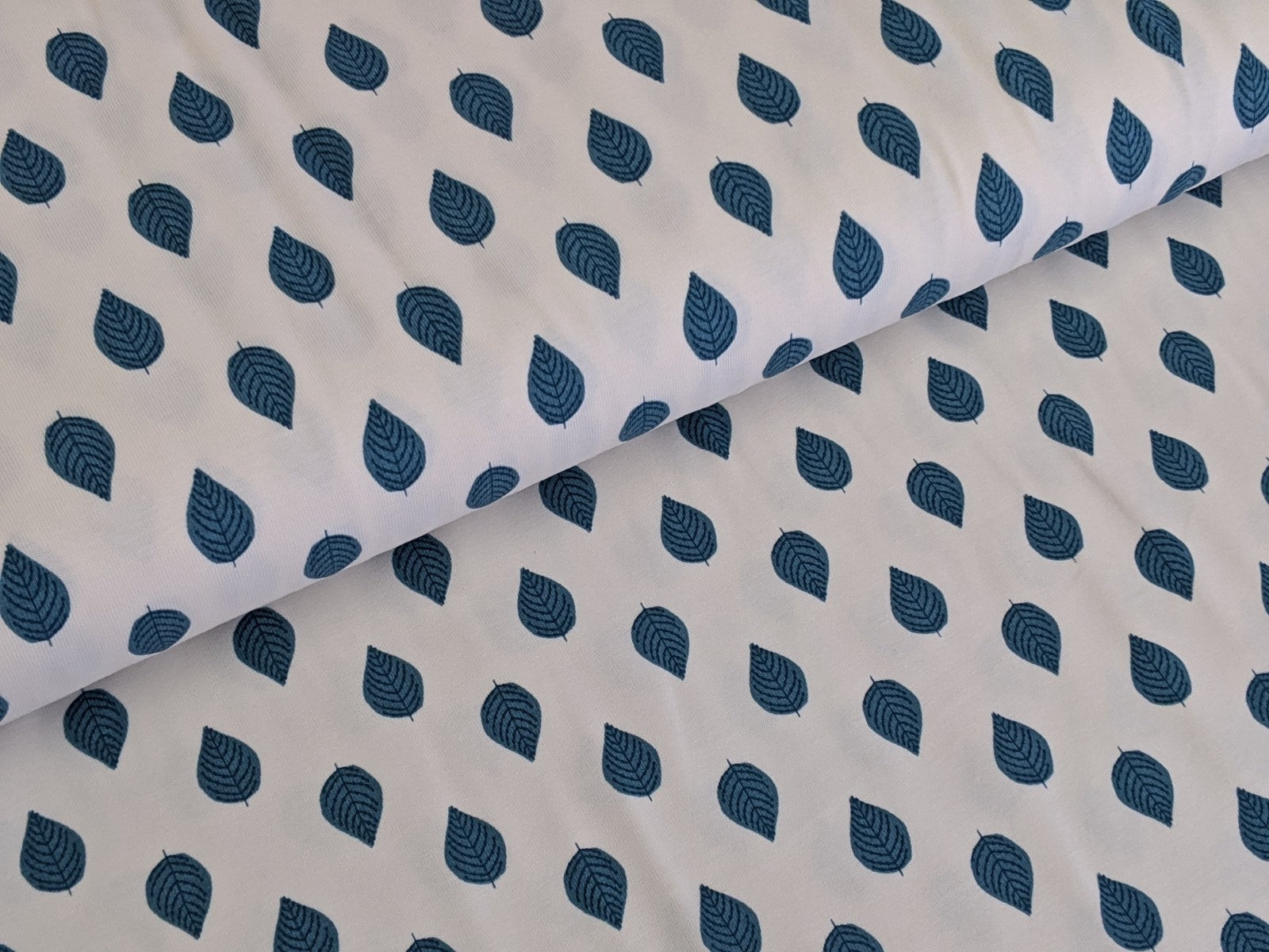 Cotton Jersey Small Leaves Cream/White