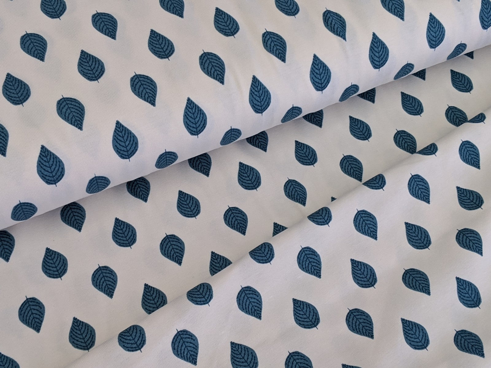 Cotton Jersey Small Leaves Cream/White