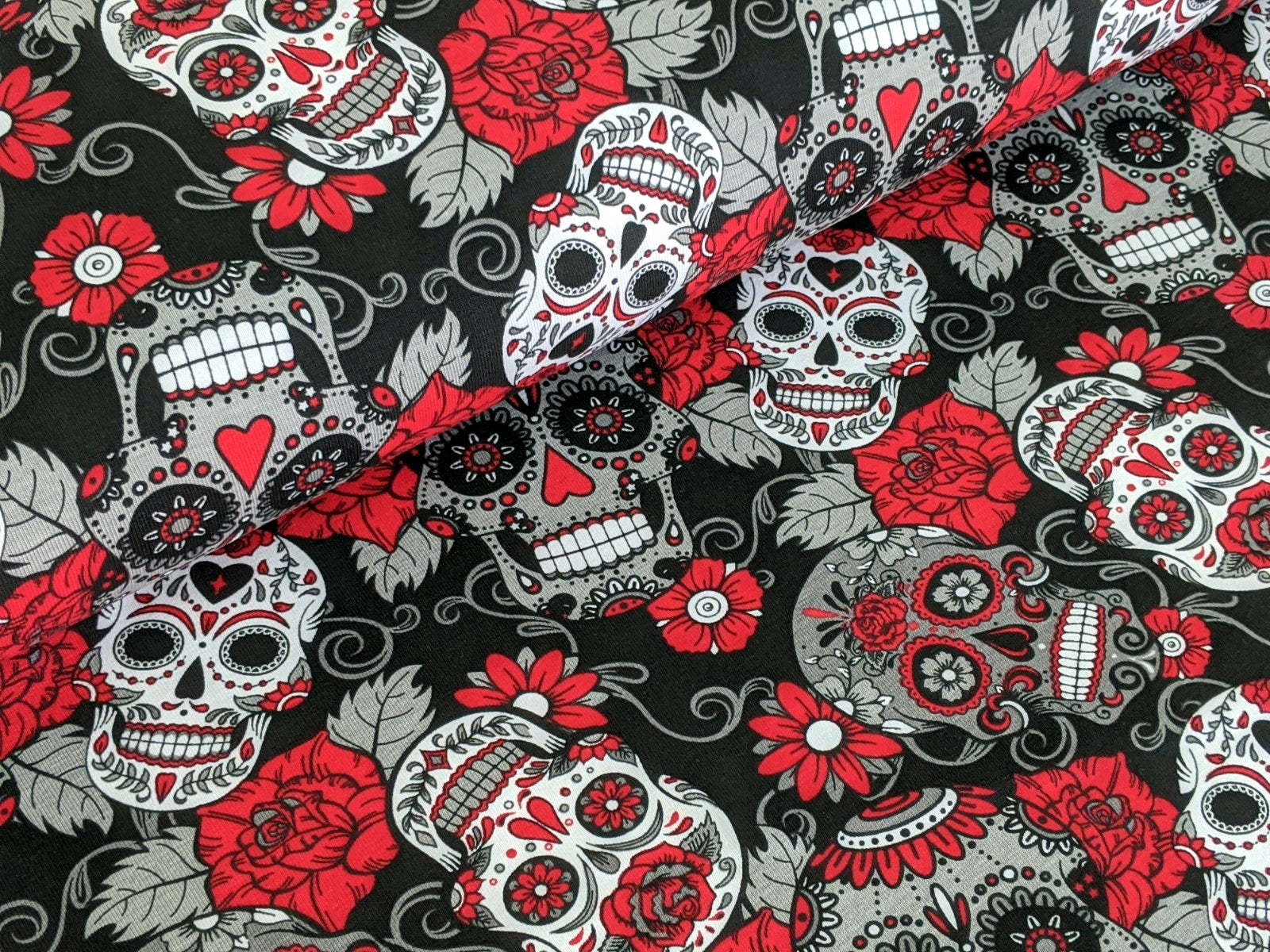 Remnant Cotton Jersey Mexican Skulls with Flowers White/Black 30 x 150 cm