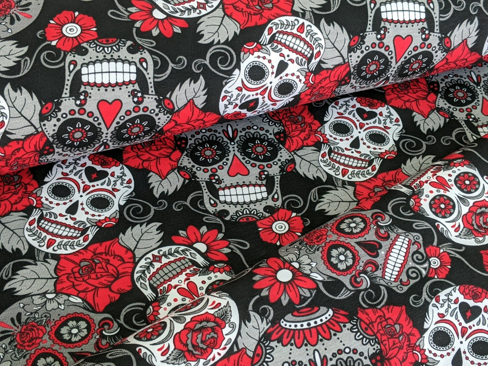 Remnant Cotton Jersey Mexican Skulls with Flowers White/Black 30 x 150 cm