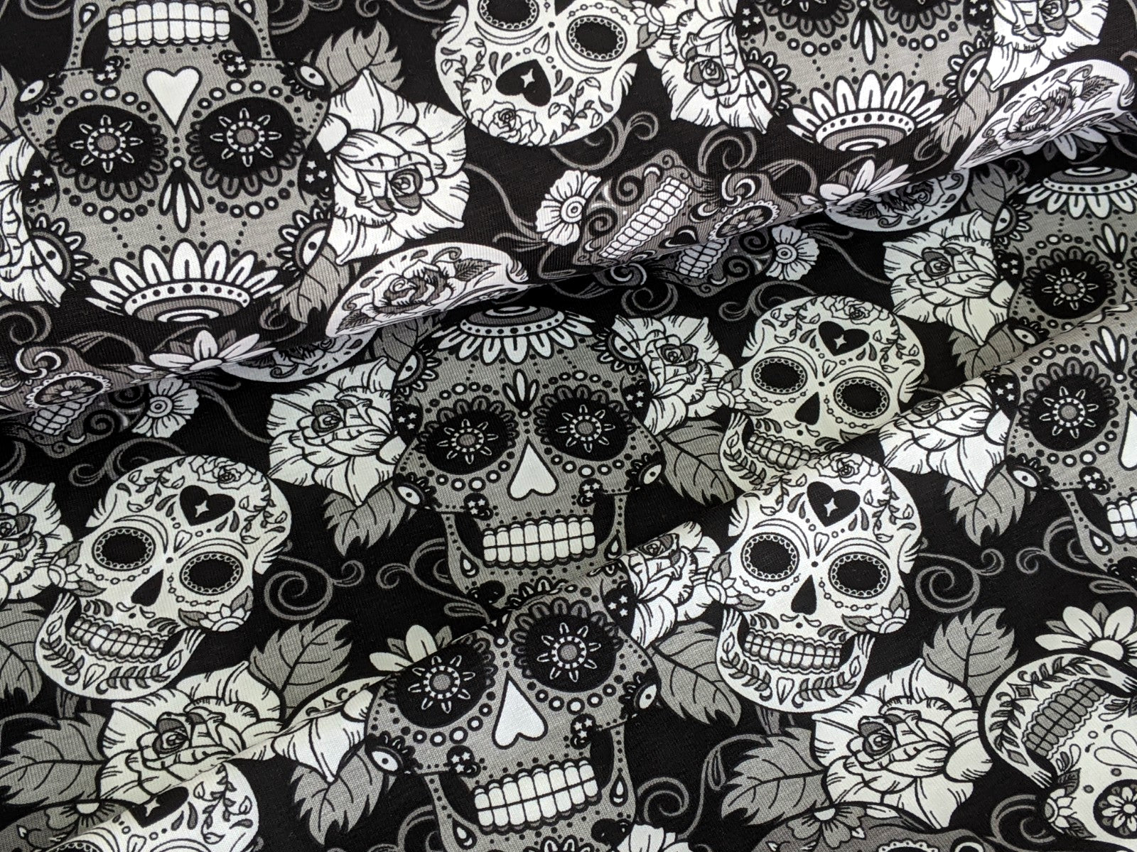 Remnant Cotton Jersey Mexican Skulls with Flowers White/Black 30 x 150 cm