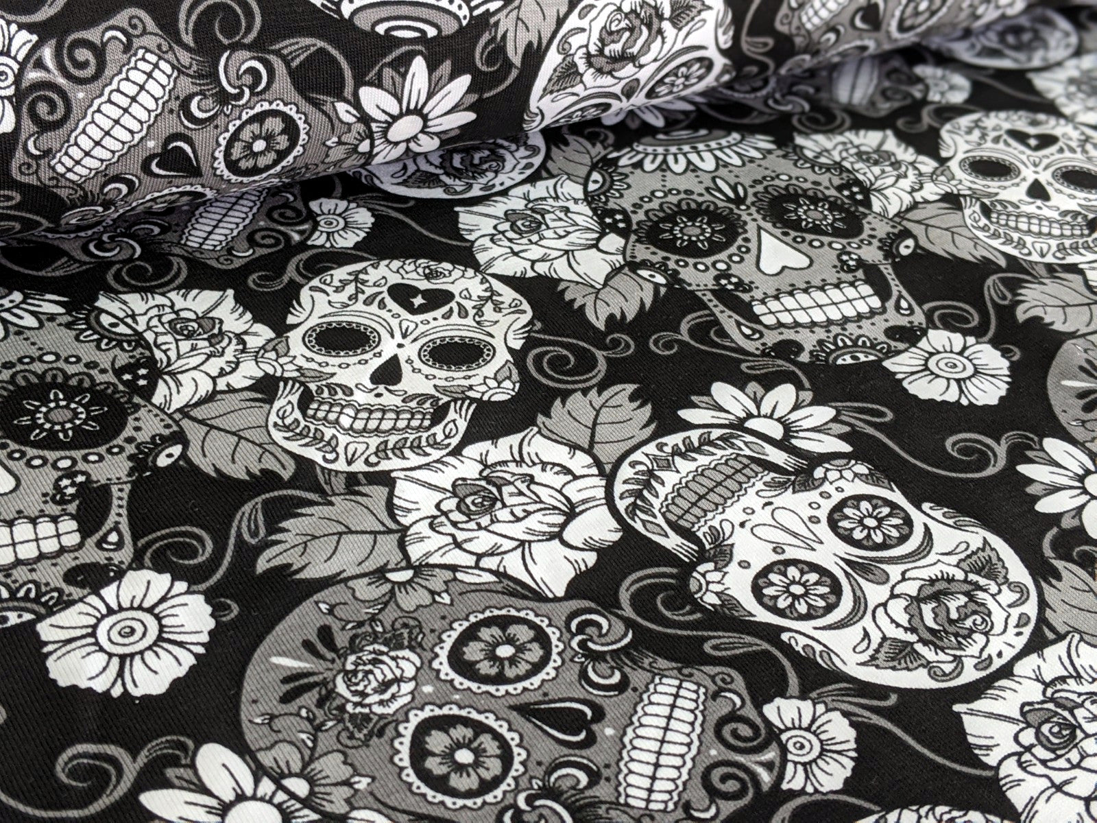 Remnant Cotton Jersey Mexican Skulls with Flowers White/Black 30 x 150 cm