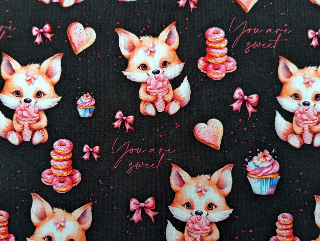 Eigenproduktion Baumwolljersey Fuchs Mädchen im Zuckerrausch auf Schwarz
