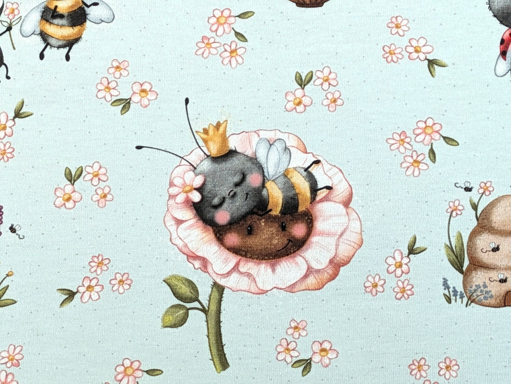 Eigenproduktion Baumwolljersey Queen Bee Ella und Marienkäfer auf Hellmint