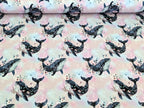 Reststück Eigenproduktion Baumwolljersey Blumen Wal auf Rosa Pastell 43 x 165 cm