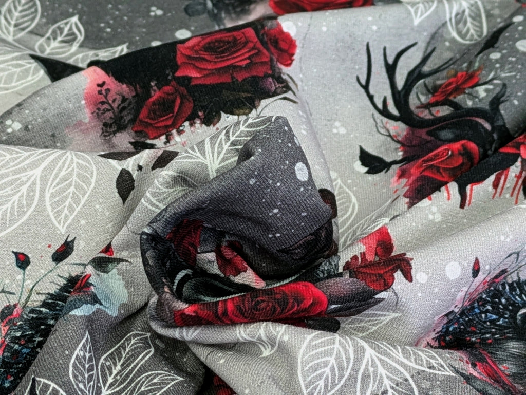 Eigenproduktion Baumwolljersey Wildtiere mit Rosen auf Grau