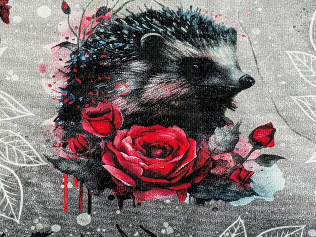 Eigenproduktion Baumwolljersey Wildtiere mit Rosen auf Grau