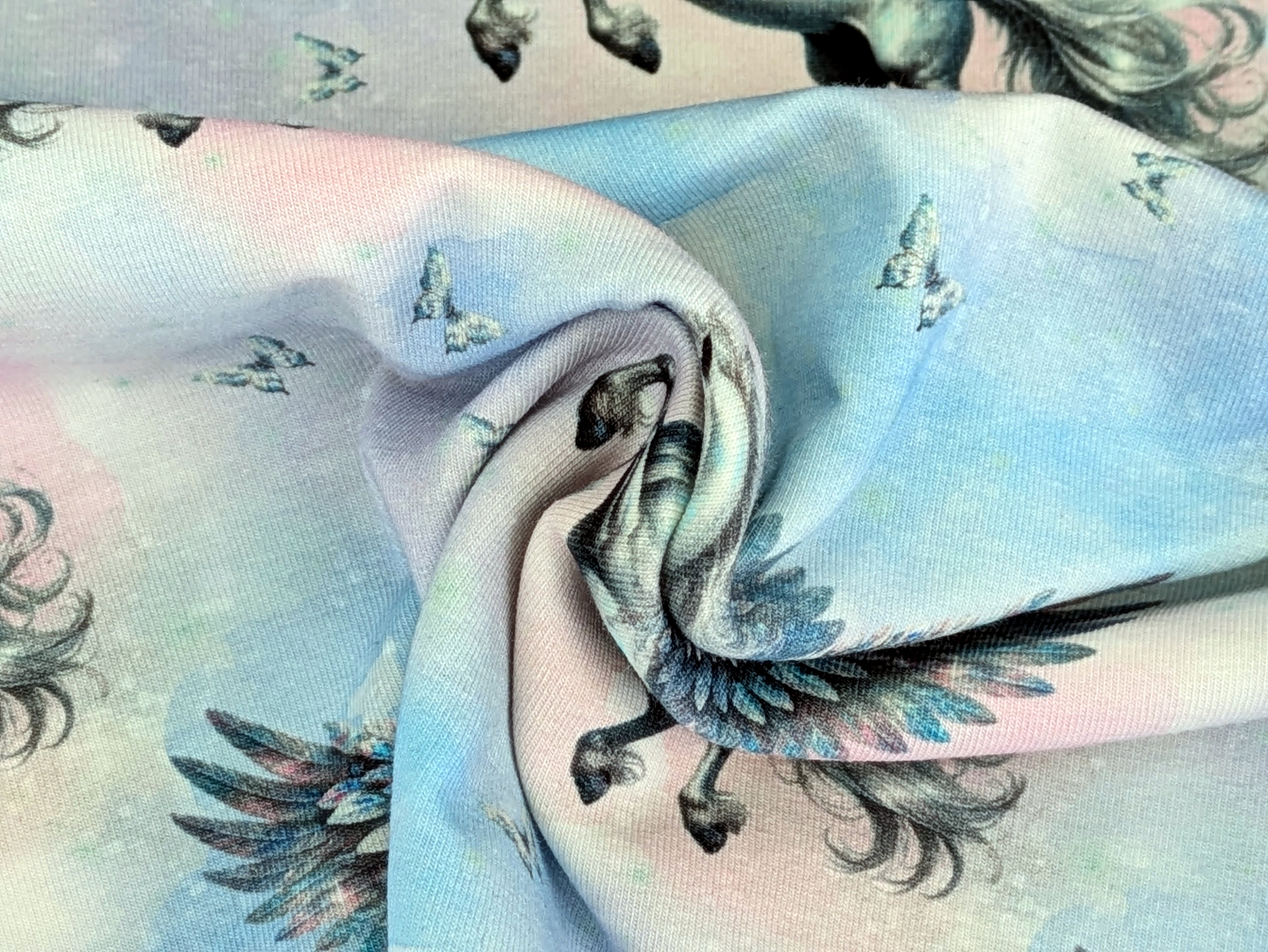Baumwolljersey Eigenproduktion Pegasus Weiß auf Hellblau